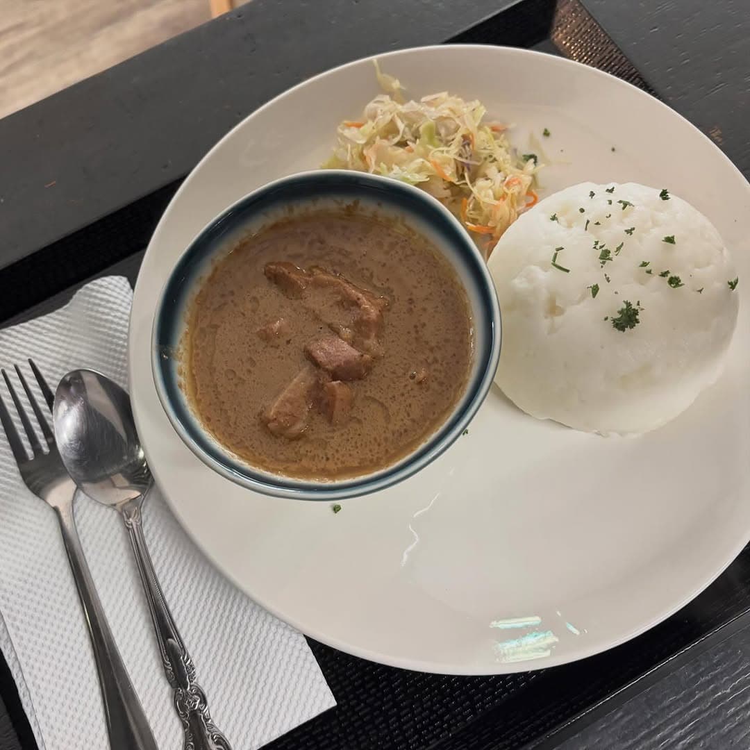 African Sunday Special: Meat Peanut Stew
